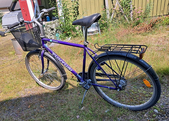Tunturi Tango  ( 26" ) 7-vaihteinen peruspyörä korilla