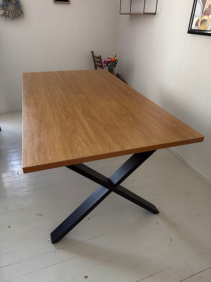 Myydään Cenni ruokapöytä 160 × 90 cm (tammi/musta)