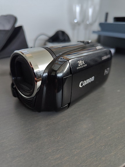 Canon Legria HFR26