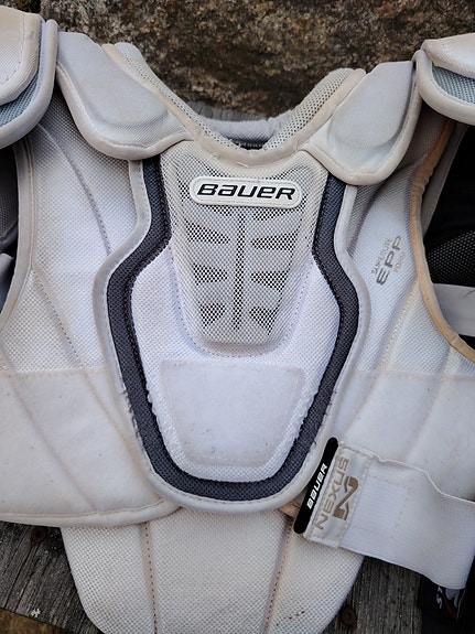 Bauer Nexus hattarit