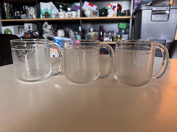 Iittala Krouvi -oluttuopit 50 cl, 3 kpl (Oiva Toikka) -mukana 2 kpl Karhu-pohjaa