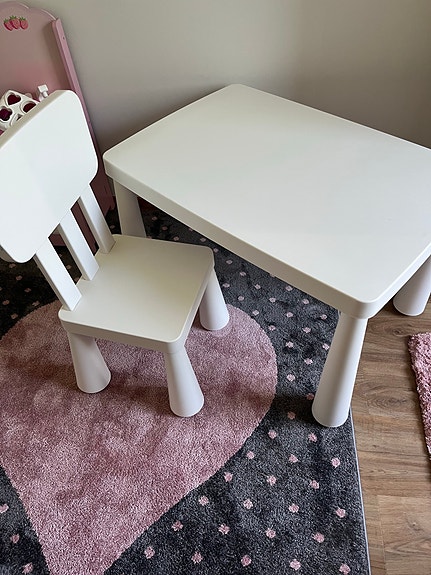 IKEA lasten pöytä ja tuoli valkoinen