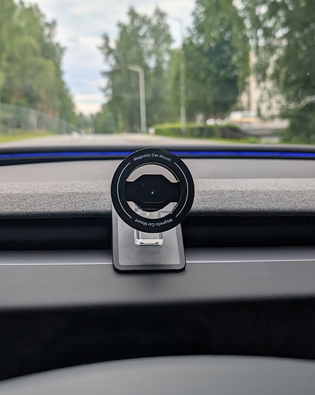 Puhelinteline Teslaan | MagSafe