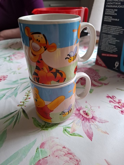 Disney Nalle Puh -mukit 2 kpl (Puh, Nasu, Tikru & Ihaa)