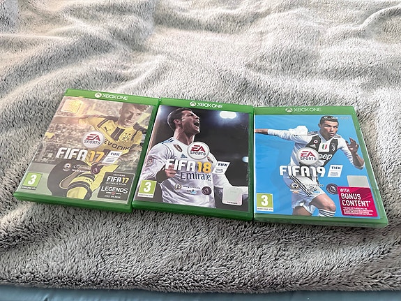 Xbox One FIFA 17, FIFA 18 ja FIFA 19 pelit