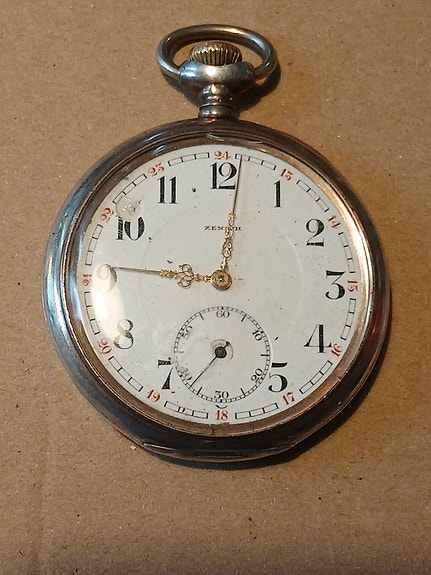 Zenith Grand Prix 1900 hopeinen taskukello