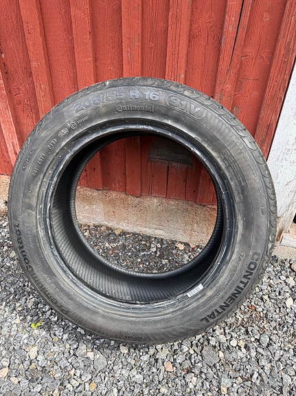 Continental 205/55 16” 1kpl