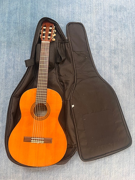 Akustinen kitara Yamaha CGS102A, 1/2 eli lasten koko