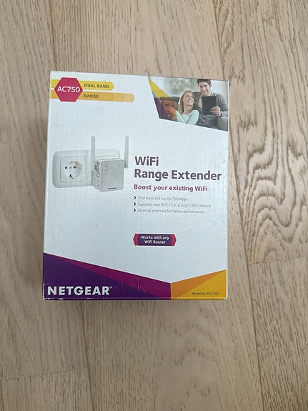 Netgear EX3700 AC750 WiFi Range Extender -reititin (VARATTU)