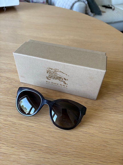 Burberry aurinkolasit