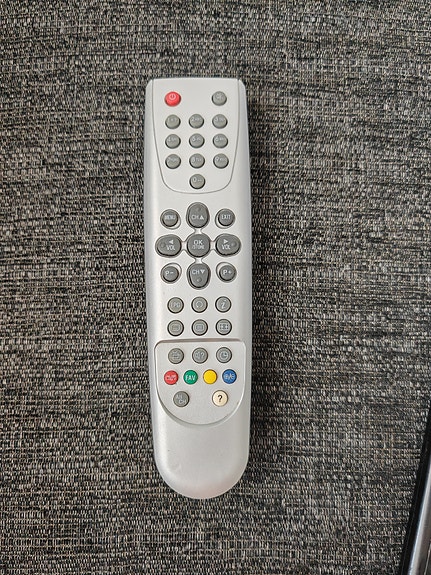 Finlux TV:n alkuperäinen kaukosäädin HST-E01 206B (Vestel)