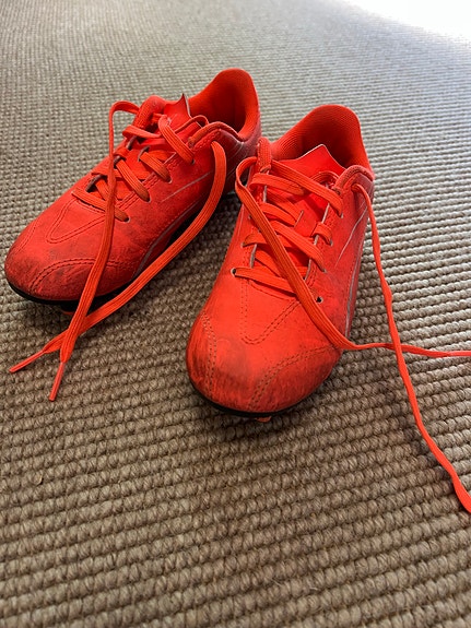 Puma jalkapallokengät 32