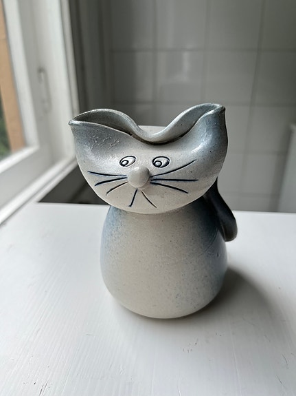 Mogens Kræmer tanskalaista design-keramiikkaa – Kissafiguuri