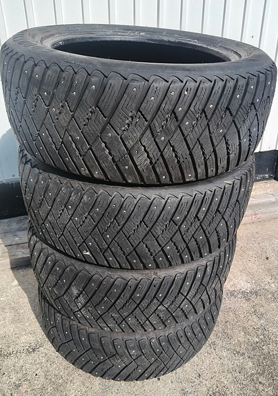 225/55R17 Goodyear nastarenkaat