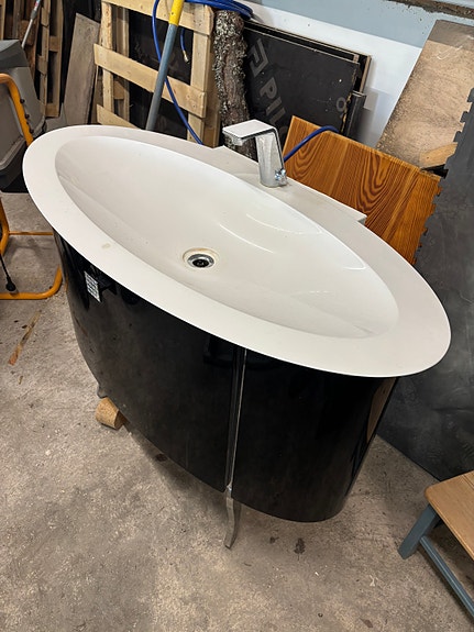 Oras Alessi -hana ja iso allas