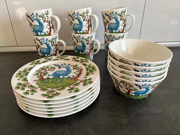 Iittala Satumetsä-astiasto