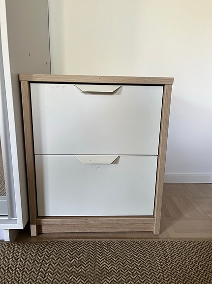 Ikea yöpöytä