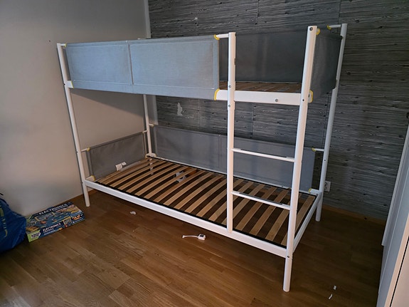 IKEA kerrossänky valkoinen