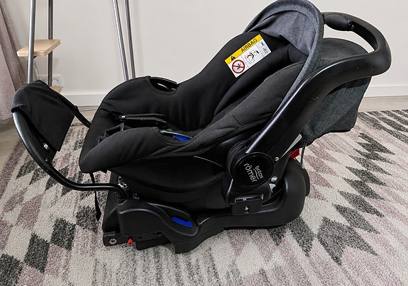Britax Römer Primo turvakaukalo ja jalusta
