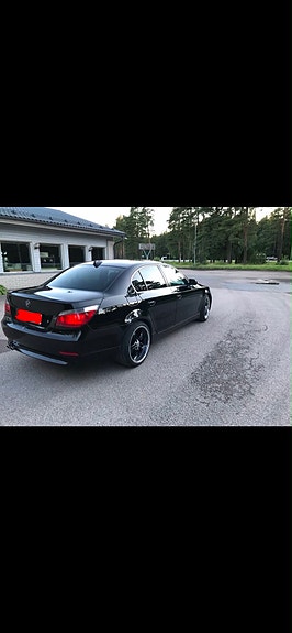 BMW sedan musta varaosiksi
