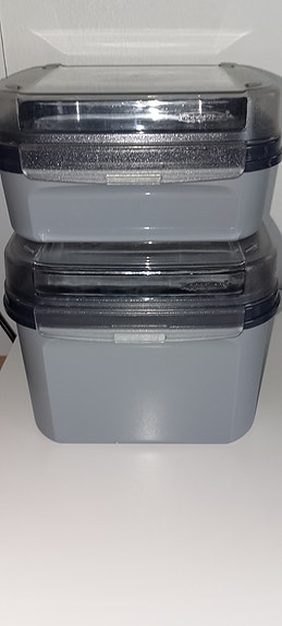 Tupperwaren kvartetit settinä,harmaa