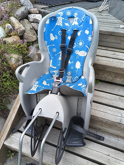 hamax pyöränistuin