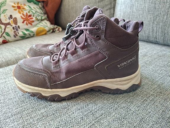 Viking nilkkurit koko 34 lila