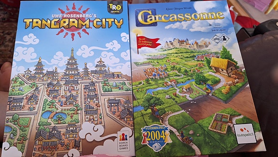 Tangram city and Carcassonne lautapelit