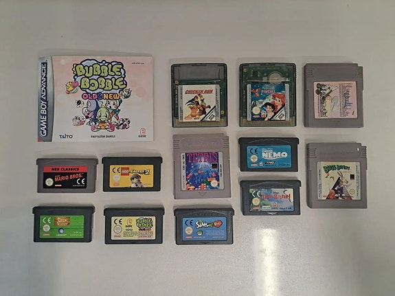 Game Boy ja Game Boy Color pelikasetit kokoelma