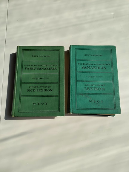 Knut Cannelin: Ruotsin sanakirjat vuodelta 1949 (2 kpl)