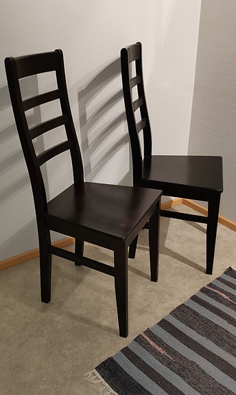 Hyväkuntoiset ja tukevat tuolit