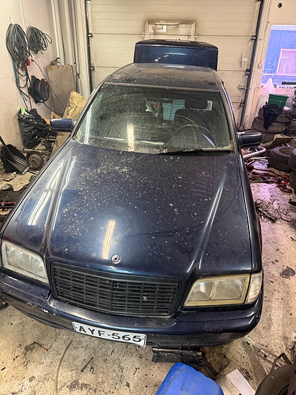 Mercedes-Benz varaosat / purkuauto w202