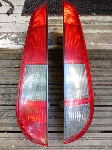 Ford Focus Farmari 2008 takavalot pari