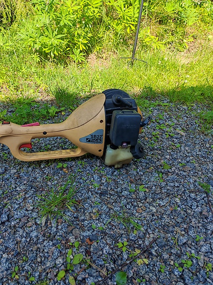 Stiga SB22 bensiinikäyttöinen trimmeri / siimaleikkuri