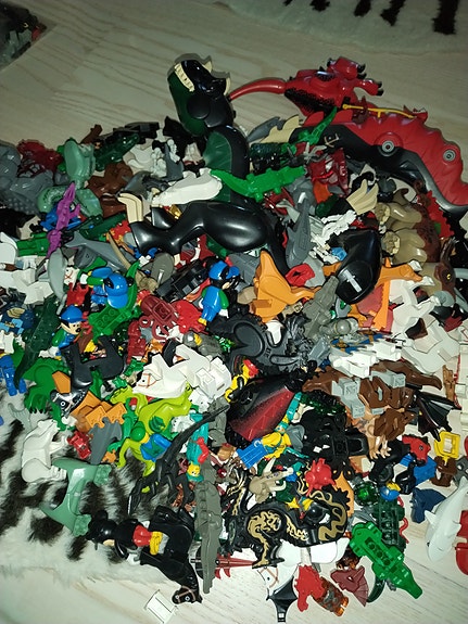Satoja Lego eläimiä