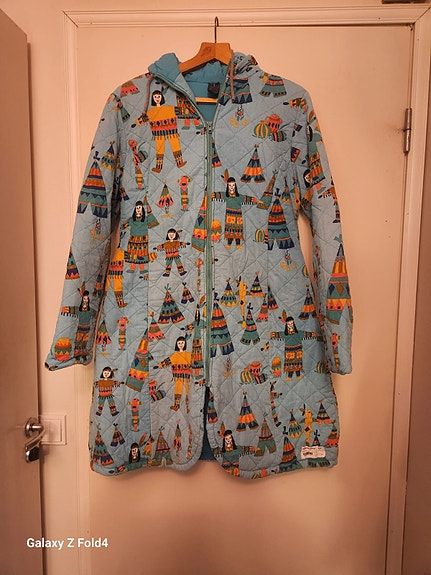 Histan Sista pitkä naisten tikkitakki.