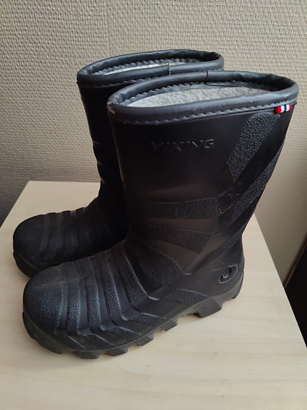 Viking kumisaappaat koko 33