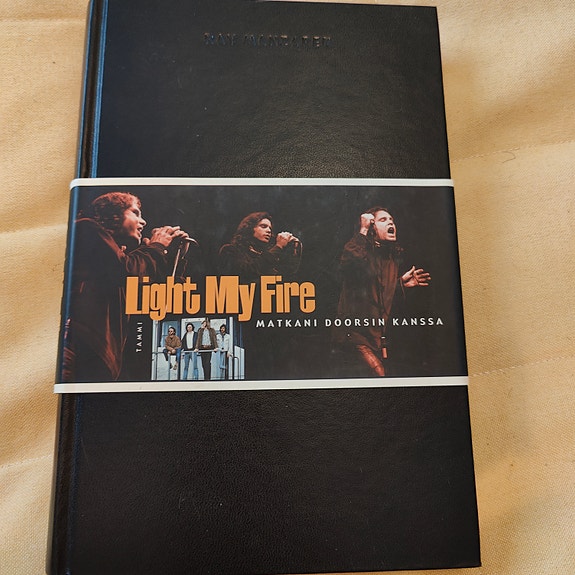 Ray Manzarek – Light My Fire – Matkani Doorsin kanssa (kovakantinen)
