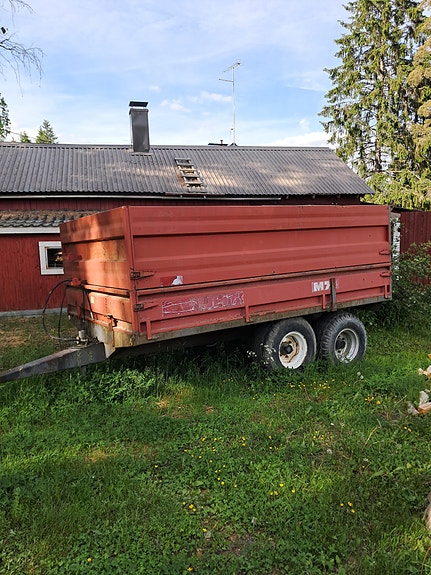 Traktorim kippiperäkärry Tuhti M75