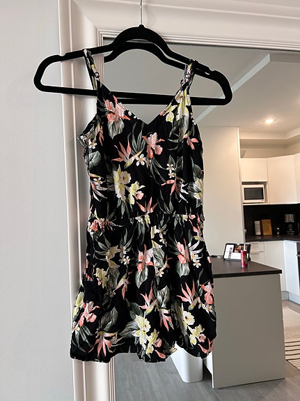 Product image 1 of 6
