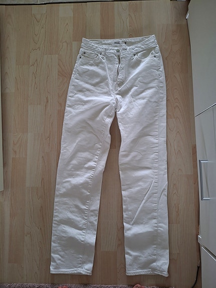 Valkoiset farkut,  32