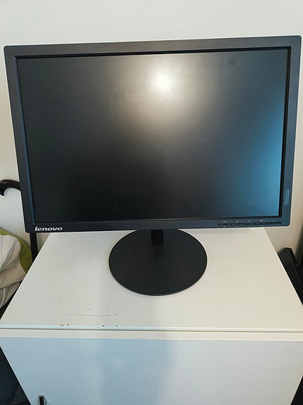 Lenovo ThinkVision 23" näyttö HDMI/DisplayPort/VGA