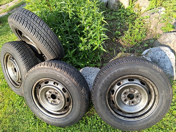 Carina e  Camry kesärenkaat 7mm pinnoilla