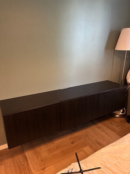 Ikea bestå kaapisto mustanruskea