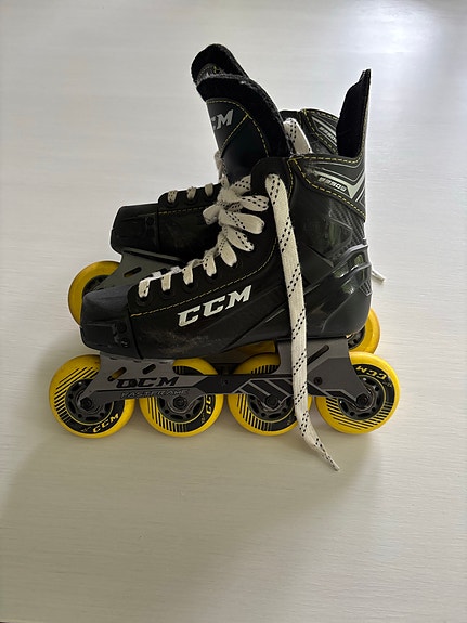 CCM Tacks rullakiekkoluistimet koko 35