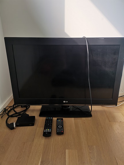 LG taulutelevisio 32" musta