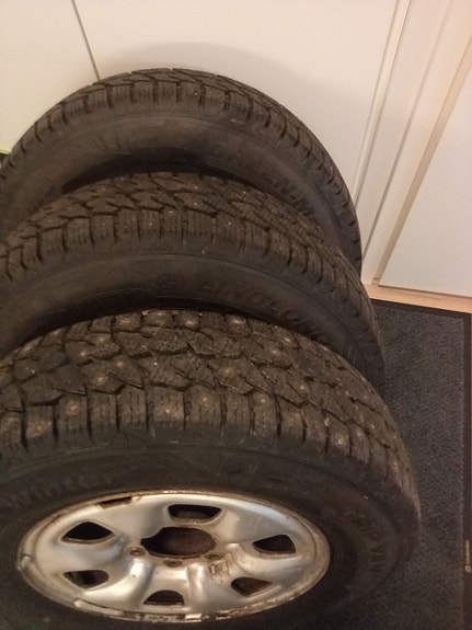 UUDET NASTARENKAAT TOYOTA HILUX VANTEILLA