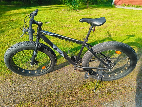 Myydään Xtreme fatbike 26 "