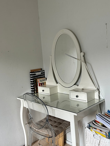 Hemnes Kampauspöytä ja peili