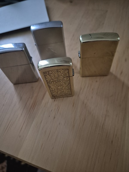 4 aitoa zippoa.